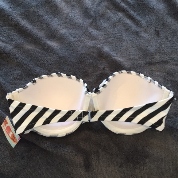 BRAND NEW VICTORIA’S SECRET SWIMSUIT TOP - Picture 2 of 6